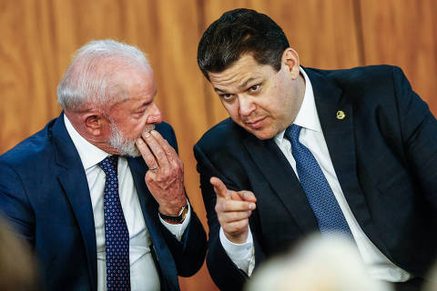 Lula tenta reaproximação com Alcolumbre após reação à escolha de Messias para o STF