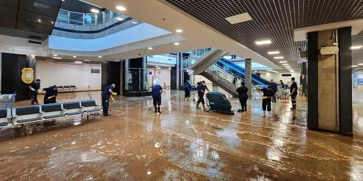 Aeroporto Internacional de Porto Alegre passa por limpeza