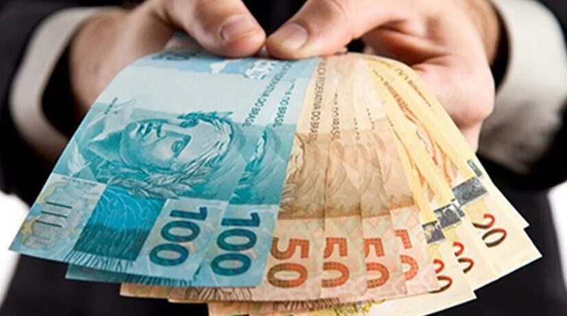 Primeira parcela do 13º salário será paga nesta semana; depósitos vão até sexta-feira