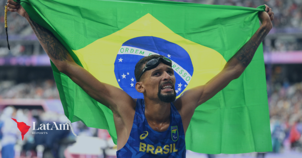 Brasileiro Júlio César Agripino conquista ouro nos 5.000m em Paris e bate recorde mundial