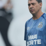 Santos demite Fábio Carille após título da Série B e negocia rescisão