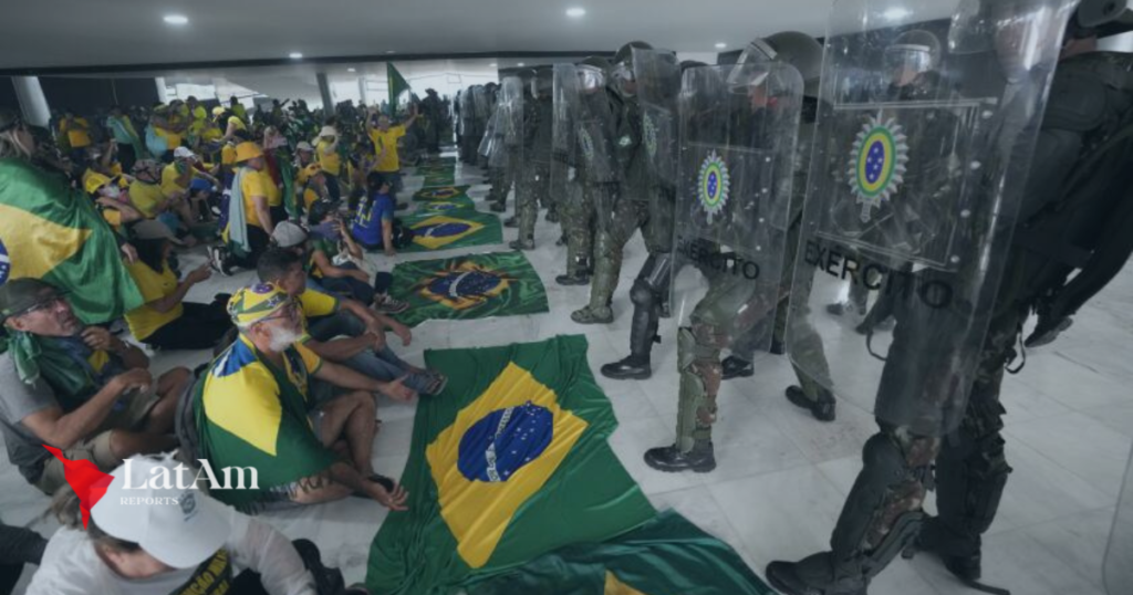 Polícia federal do Brasil pede extradição de apoiadores de Bolsonaro da Argentina