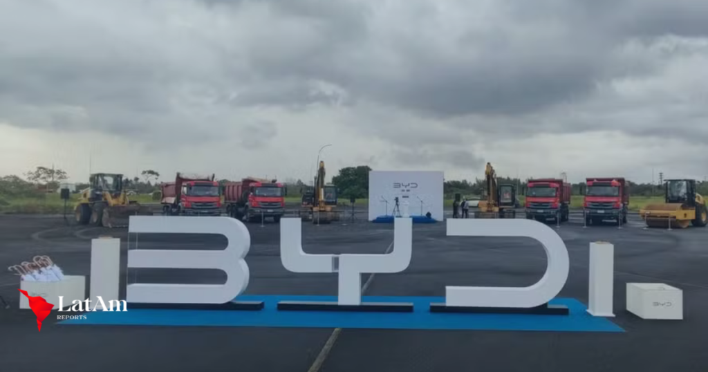 BYD enfrenta acusações de irregularidades trabalhistas ao trazer centenas de trabalhadores chineses ao Brasil