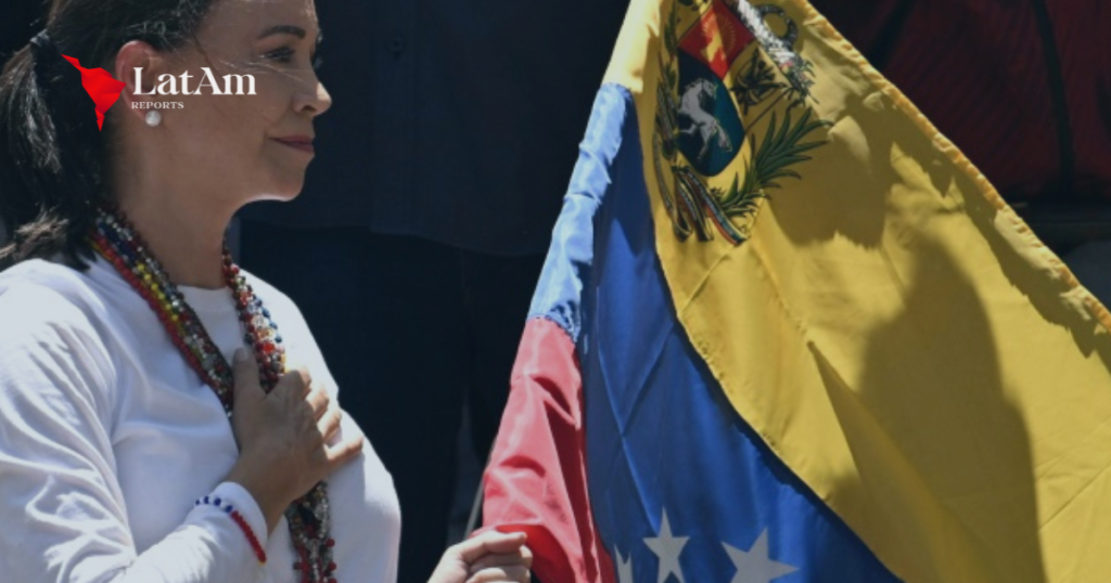 María Corina Machado propõe garantias para a saída de Maduro e recebe oferta de asilo do Panamá