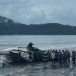 Avião de pequeno porte explode em Ubatuba após ultrapassar pista do aeroporto