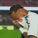 Neymar chora ao ser derrotado por 6 a 0 pelo Vasco