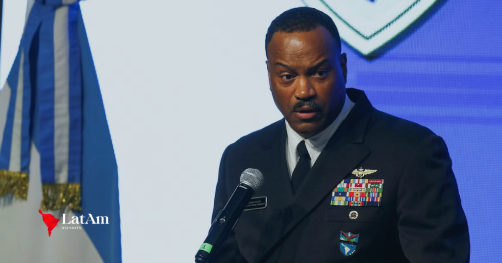 Almirante dos EUA responsável pela América Latina deixa o cargo antes do previsto