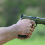 Projeto quer liberar uso do FGTS para compra de armas de fogo; proposta será analisada na Câmara