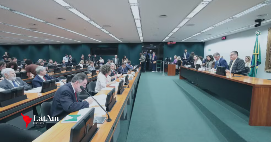 Câmara dá primeiro aval à PEC que reduz maioridade penal para 16 anos; proposta ainda enfrentará longa tramitação