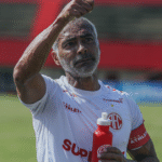 Romário volta aos gramados no Carioca de Masters ao lado de ídolos que marcaram época no futebol brasileiro