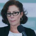 Carla Zambelli passa mal e tem audiência adiada na Itália; deputada seguirá presa