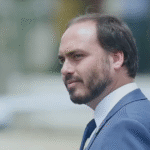 Carlos Bolsonaro vai a hospital após prisão domiciliar de Jair Bolsonaro