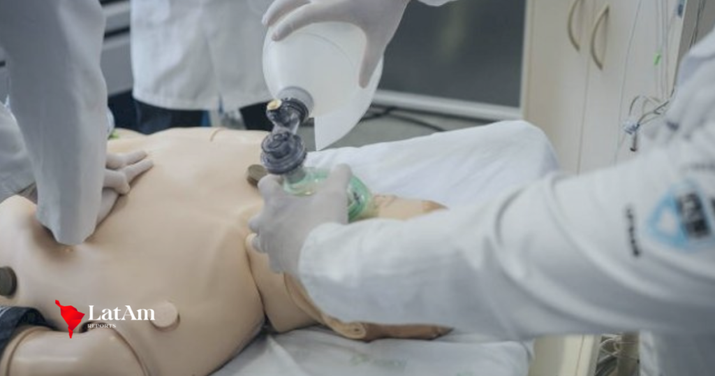 CFM estuda barrar atuação de 13 mil formandos em Medicina com desempenho insuficiente em exame nacional