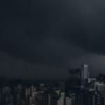 Chuva forte provoca alagamentos, bloqueios e deixa mais de 80 mil imóveis sem energia em São Paulo