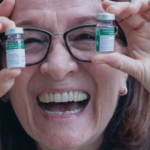 A cientista brasileira que dedicou décadas à pesquisa e criou a primeira vacina nacional contra a dengue