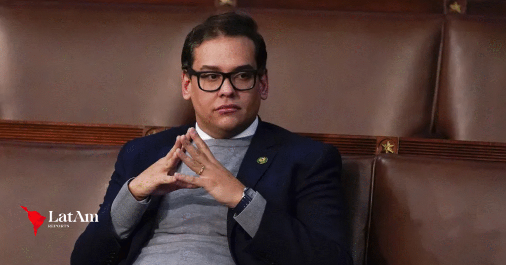 George Santos, ex-deputado filho de brasileiros, é condenado a sete anos de prisão nos EUA