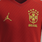 Seleção Brasileira já vestiu vermelho, preto e até uniforme do Boca Juniors: veja a história dos uniformes alternativos do Brasil