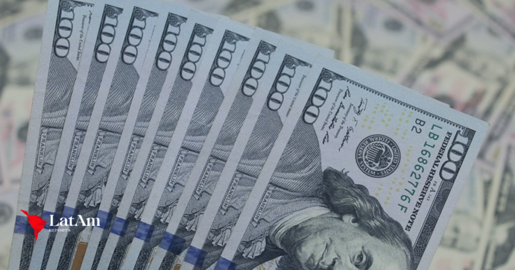 Dólar recua com possível trégua entre EUA e China e mercado reage a dados de emprego