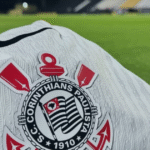 Corinthians negocia possível troca da Nike pela Adidas em contrato bilionário