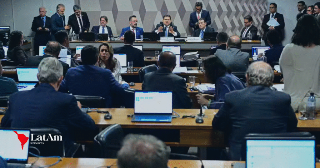Senado avança com PEC que põe fim à reeleição para presidente, governadores e prefeitos