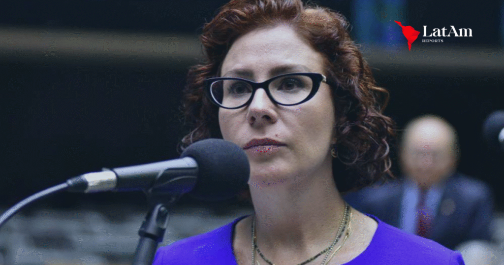 Câmara vai cassar mandato de Carla Zambelli após ordem do STF: “Decisão será cumprida”, diz Hugo Motta