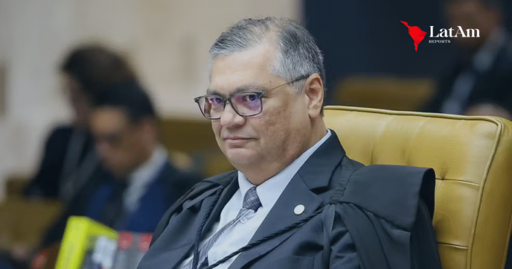 Flávio Dino vota por responsabilizar redes sociais por postagens ofensivas; STF retoma julgamento nesta tarde