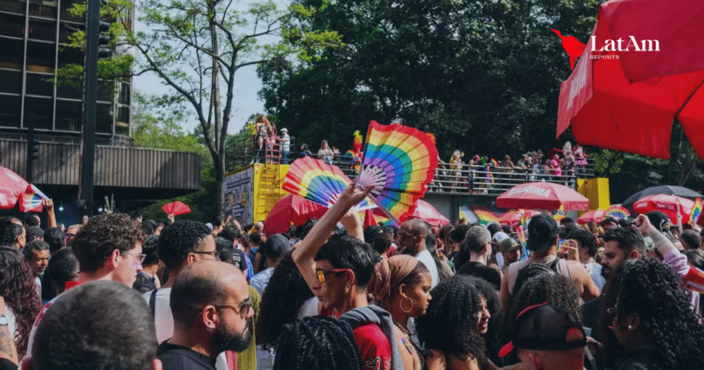 Parada LGBT+ em SP celebra diversidade