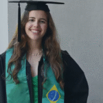 Brasileira que trocou medicina na USP por Harvard termina o curso com a maior nota da turma