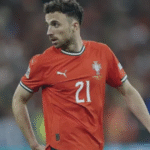 Luto no futebol: clubes da Copa do Mundo prestam tributo a Diogo Jota após trágico acidente