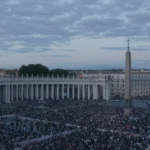 Grupo de jovens católicos perde R$ 540 mil após agência cancelar viagem para ver o Papa em Roma