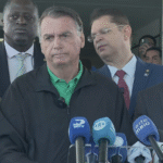 Bolsonaro diz ser inocente e defende que Eduardo permaneça nos EUA: “Se voltar, será preso”