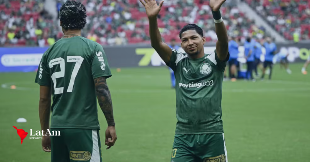 Rony aceita proposta do Atlético-MG, e Palmeiras encaminha venda do atacante