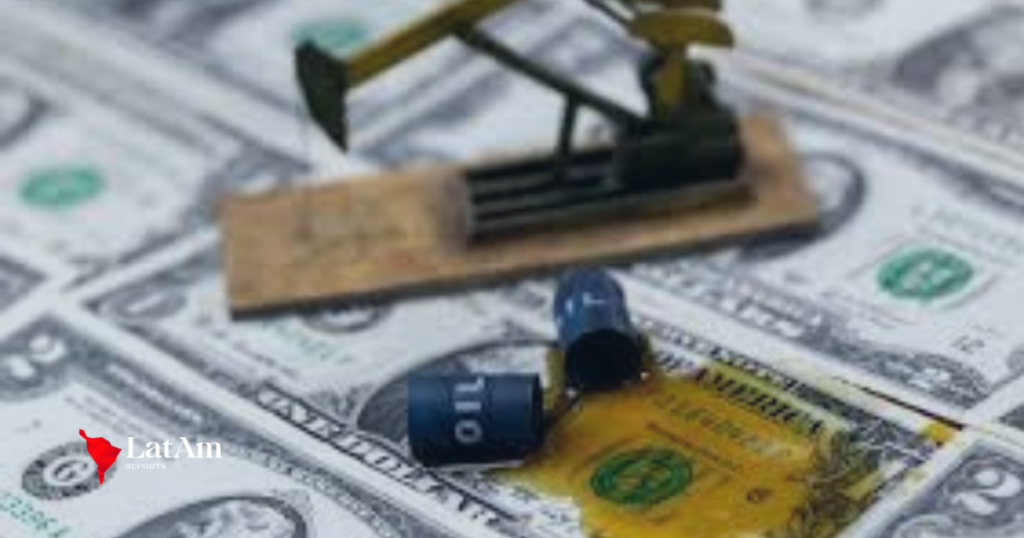 Dólar abaixo de R$ 5 pela primeira vez em dois anos: é hora de comprar?