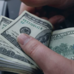 Dólar sobe para R$ 5,43 em dia de cautela política e expectativa pela Superquarta