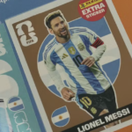 Figurinhas raras da Copa 2026 viram febre entre colecionadores e alimentam mistério sobre chances de encontrar os cromos