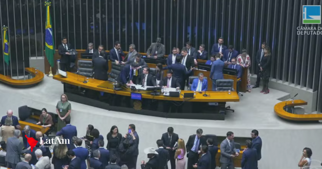 Governo deve vetar só trechos ilegais em reajuste de servidores aprovado pelo Congresso