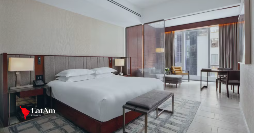 Hotel bancado por Vorcaro para Ciro Nogueira em Nova York tem diárias de até R$ 136 mil