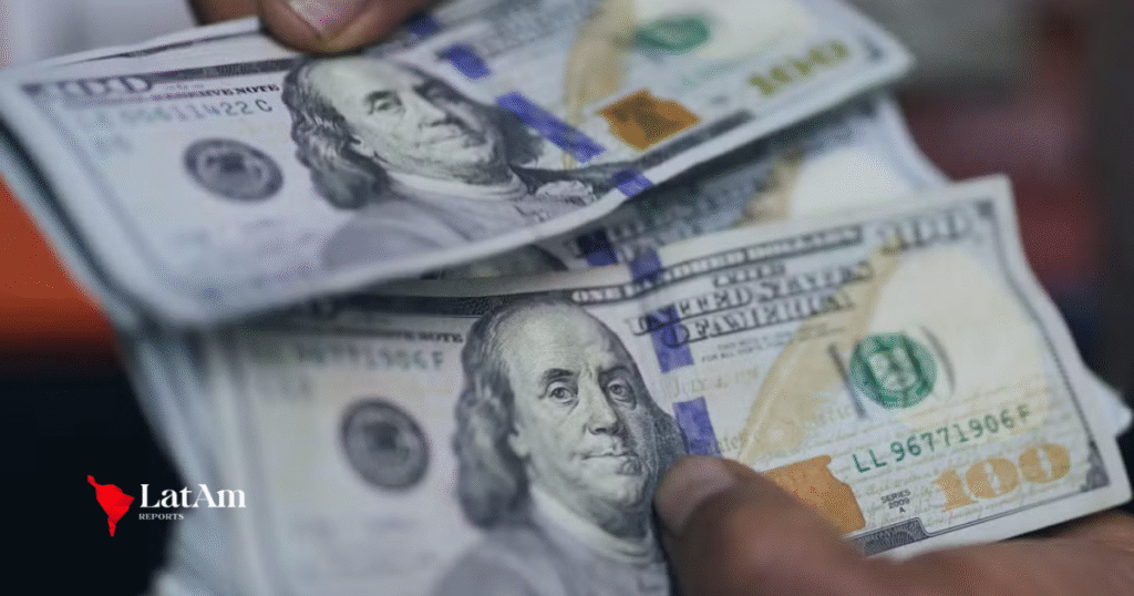 Ibovespa supera 150 mil pontos pela primeira vez e dólar fecha em queda