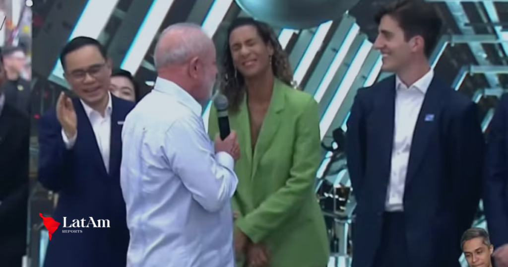 Lula faz piada sobre cachorros para chinês e arranca risos em evento em Goiás