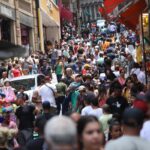 Mais de um terço dos trabalhadores brasileiros ganha até um salário mínimo, aponta IBGE