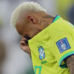 Neymar tem edema na panturrilha e deve ficar fora dos gramados até a estreia na Copa