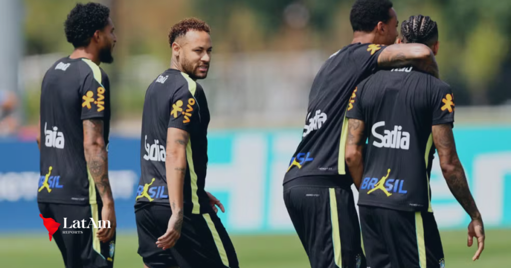 Neymar volta a treinar com a Seleção e anima torcida antes de duelo contra o Haiti