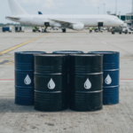 Alta do petróleo pressiona companhias aéreas e pode encarecer passagens no mundo todo