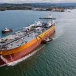 Petróleo dispara mais de 5% após sanções dos EUA contra petrolíferas russas