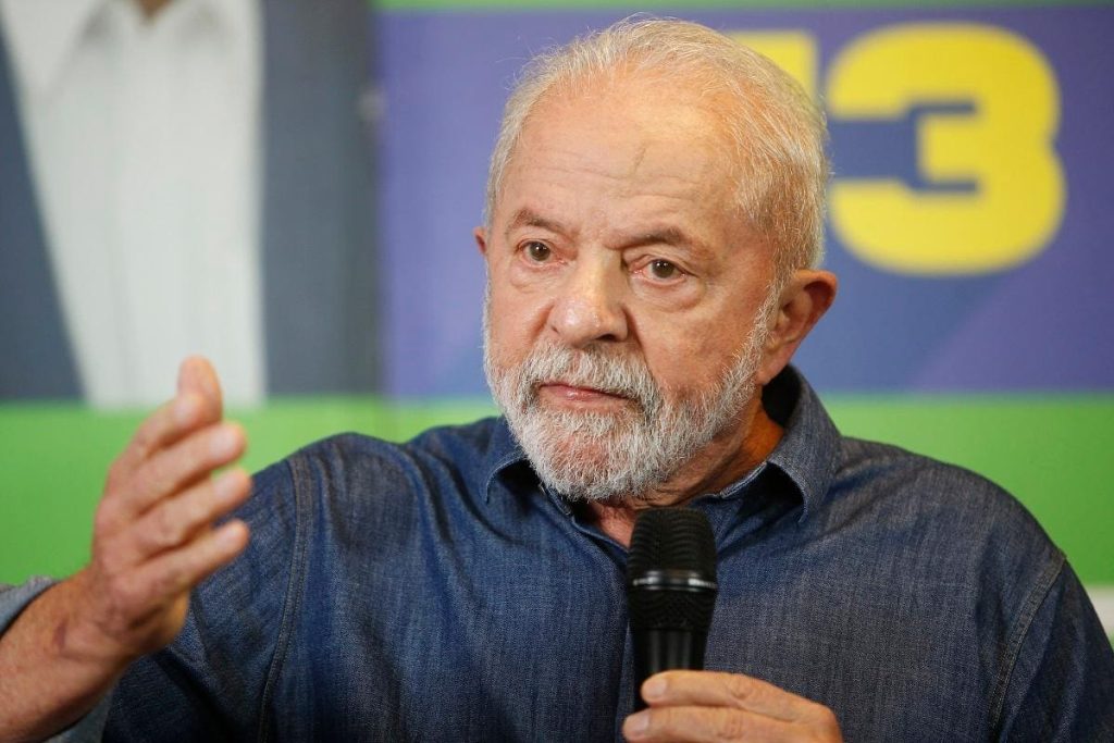 Lula reconsidera reeleição