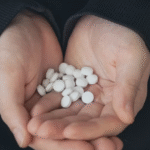 Seis adolescentes passam mal em escola após ingerirem medicamento controlado em São Paulo