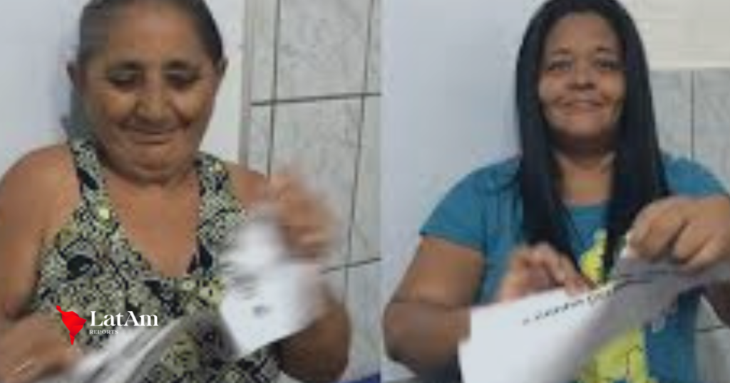 Vídeo de alunas da EJA rasgando frases machistas viraliza e chama atenção para educação de mulheres
