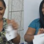 Vídeo de alunas da EJA rasgando frases machistas viraliza e chama atenção para educação de mulheres