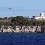 Trump ordena la apertura de un centro de detención para inmigrantes en Guantánamo