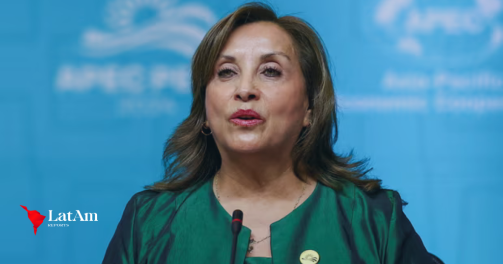 La presidenta de Perú enfrenta investigación por presunta ausencia durante cirugía estética